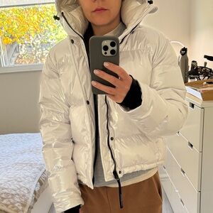 Aritzia Super puff new condition, super warm, super cute❤️ xs